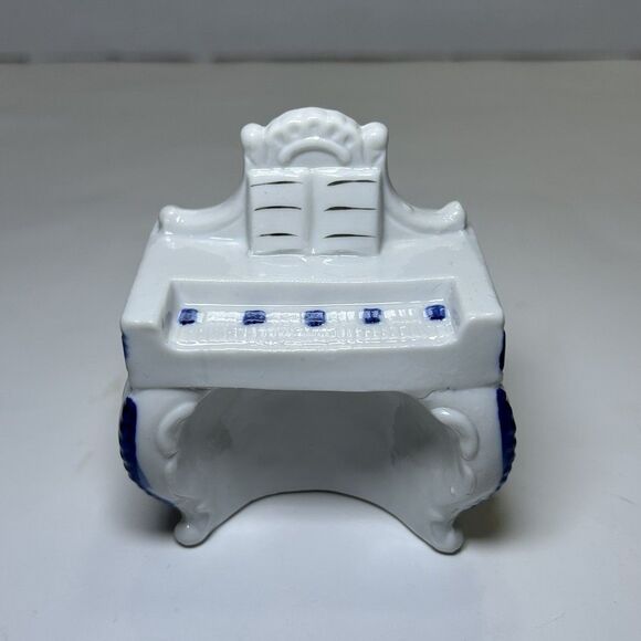 Vintage Victorian/Colonial Couple Playing Music Figurine White/Blue (3 Pc Set) - Picture 10 of 13